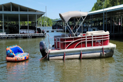 Lakeview Cottages & Marina