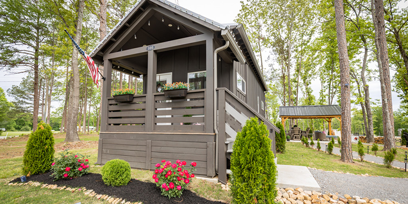 Cottage Between the Lakes at In the Pines
