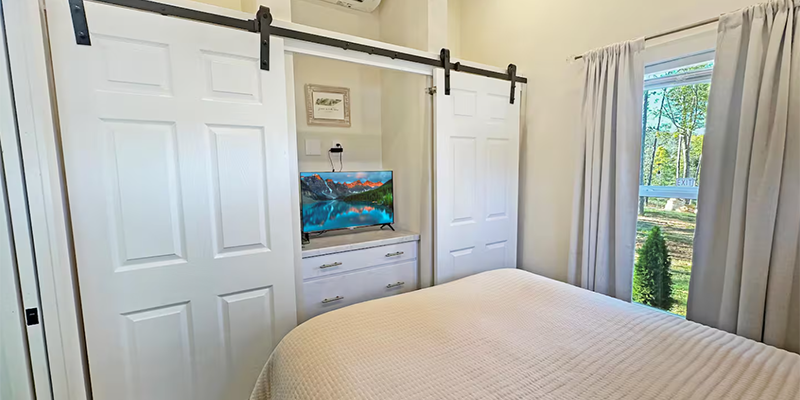 Cottage Between the Lakes at In the Pines