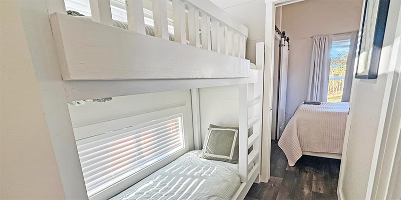 Cottage Between the Lakes at In the Pines