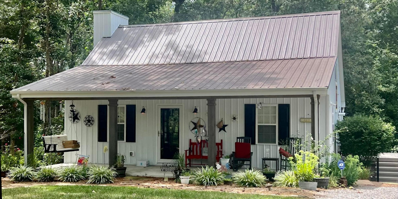 Adams' Barn on the Bay