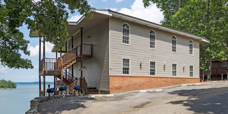 Kentucky Lake Condos @ Marker 48