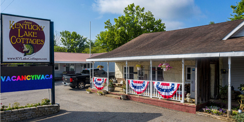 Aurora's Kentucky Lake Cottages