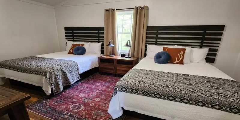 The Lakehouse Inn at Sledd Creek Cabins
