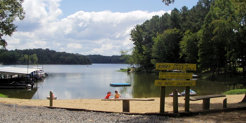 Lakeview Cottages & Marina