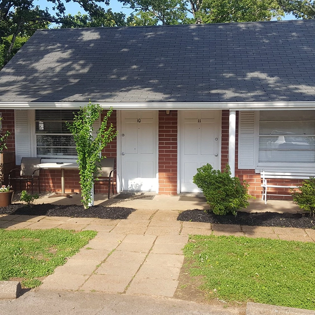 Early American Motel