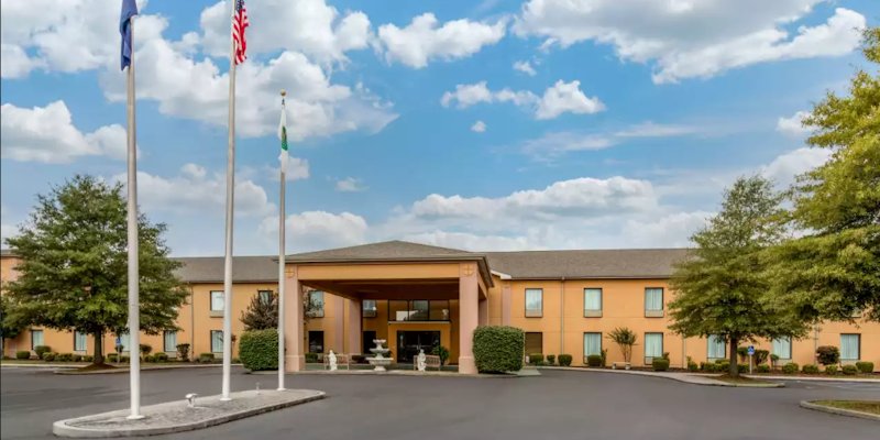 Quality Inn & Suites - Draffenville/Benton