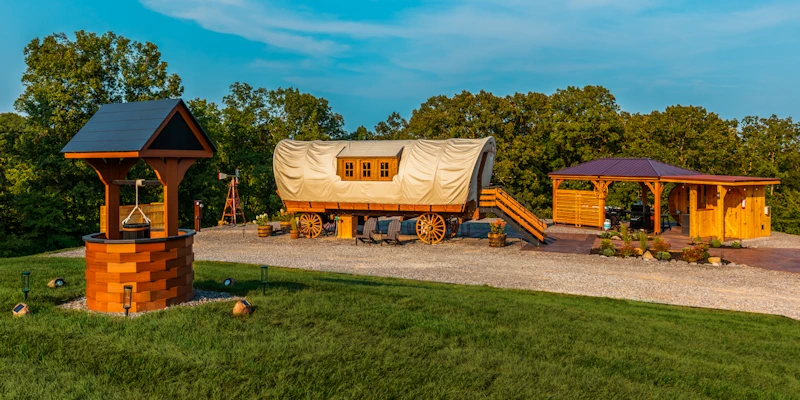 Warners Paradise - Wishing Well Wagon
