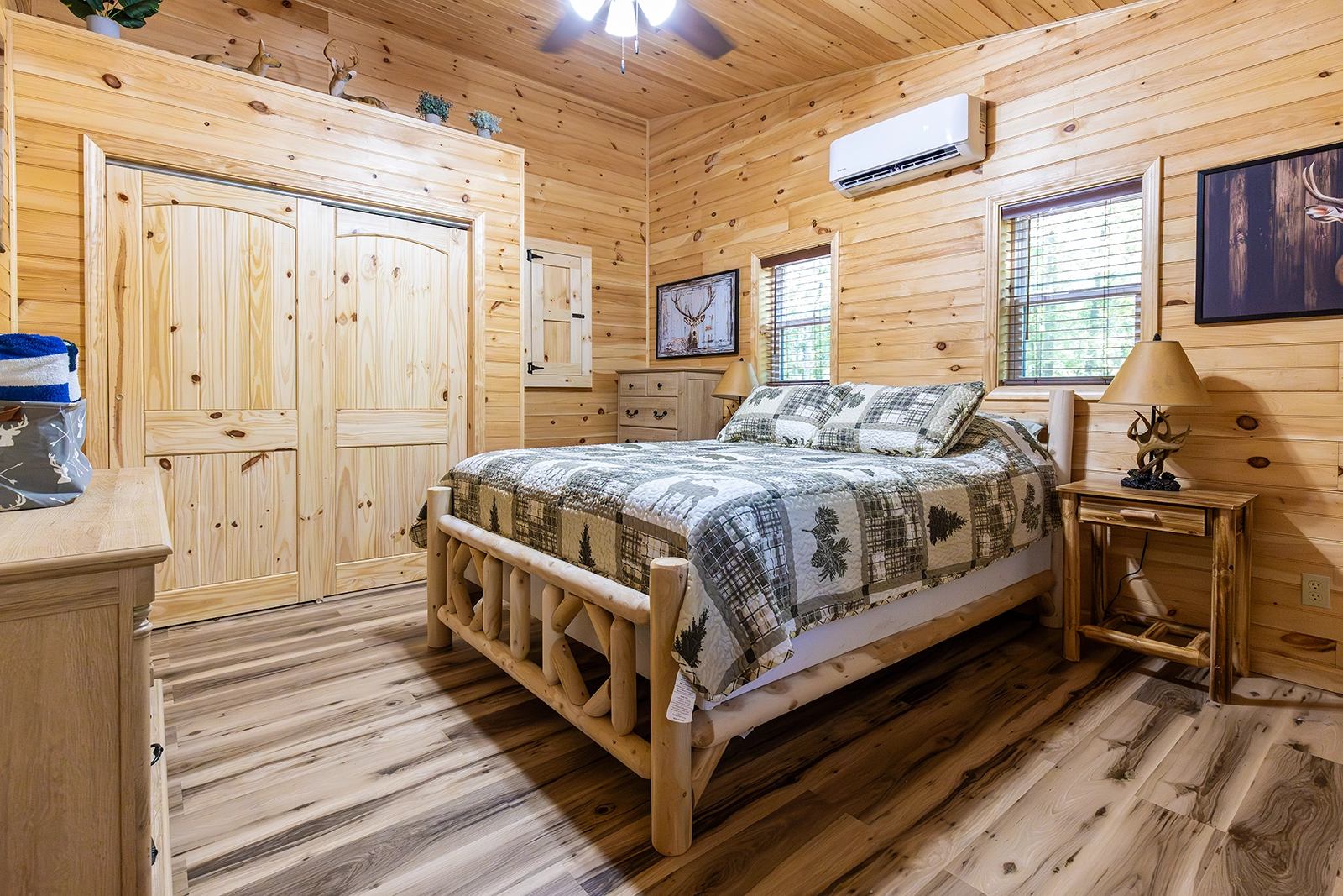 Warners Paradise - The Cozy Antler
