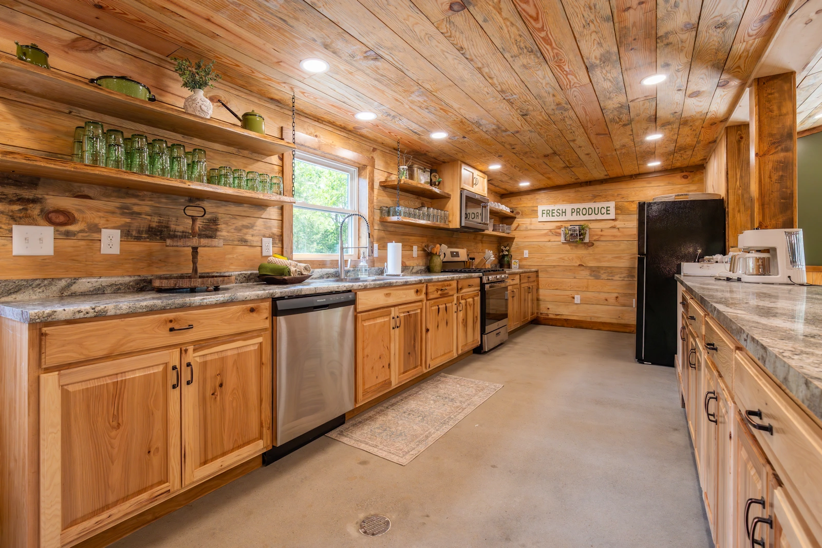 The Barn at Lynnhurst Family Resort and Marina