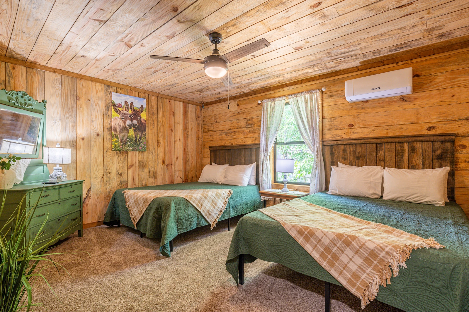 The Barn at Lynnhurst Family Resort and Marina
