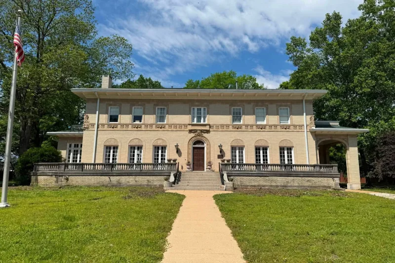 Paris-Henry County Heritage Center